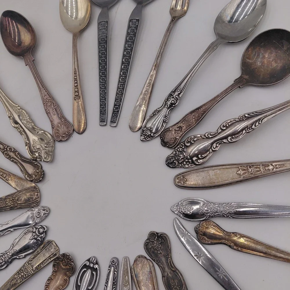 Vtg Flatware Mixed Lot 25 Ornate Fancy Patterns Silverware Jewelry Art Geometric